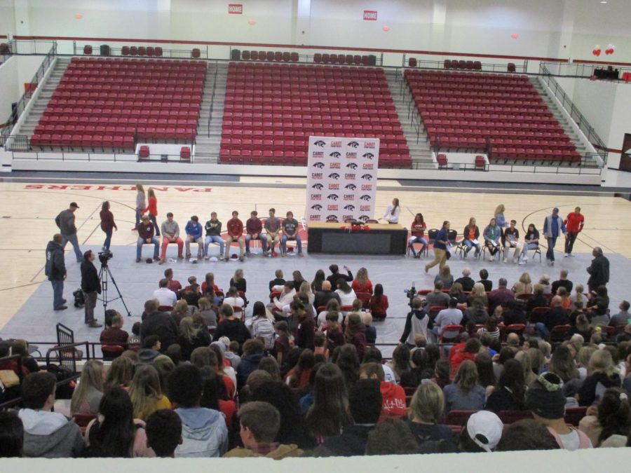 Students Signing on to College